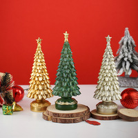 Ornements de Noël en résine en gros avec détails exquis, style moderne, forme d'arbre de Noël pour la décoration de la maison et du bureau