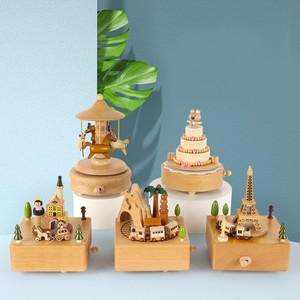 Bán Buôn Handmade Bằng Gỗ Âm Nhạc Hộp Biểu Tượng Khắc Tay Crank Âm Nhạc Hộp Gió up Bằng Gỗ Âm Nhạc Hộp Cho Giáng Sinh Món Quà Kỳ Nghỉ - Product Image 1