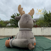 Renne de Noël gonflable géant de 4 m, en forme assise, avec souffleur d'air, pour la décoration des parcs et festivals