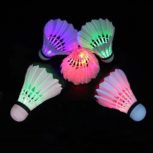 <span class=keywords><strong>Badminton</strong></span> lumineux LED en gros <span class=keywords><strong>de</strong></span> Chine, trois pièces, jeu <span class=keywords><strong>de</strong></span> <span class=keywords><strong>nuit</strong></span> en extérieur, logo personnalisé OEM - Product Image 1