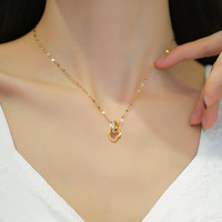 Collier pendentif cœur en acier inoxydable plaqué or 18 carats pour femme, style INS minimaliste exquis, chaîne de clavicule tendance, cadeaux de bijoux