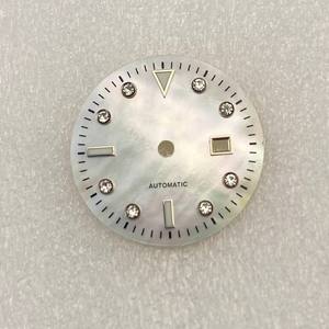 Montre mécanique NH05 à cadran rond en forme de coquille, 24,5 mm, avec affichage de la date luminescent vert - Product Image 5