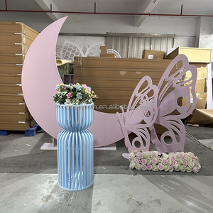 Fondale per Palco Matrimoniale a Forma di Luna in Acrilico Bianco e PVC, Design Creativo all'Ingrosso - Product Image 2