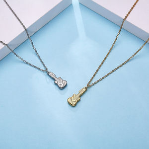 Collana per chitarra <span class=keywords><strong>hiphop</strong></span> pick collana per chitarra con pendente iniziale in acciaio inossidabile placcato in oro con <span class=keywords><strong>musica</strong></span> personalizzata - Product Image 4