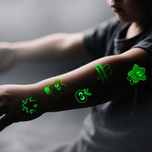 Tatuaggi Temporanei per Bambini con Logo OEM, Adesivi Artistici a Trasferimento d'Acqua, Fluorescenti e Luminosi con Luce UV - Product Image 2