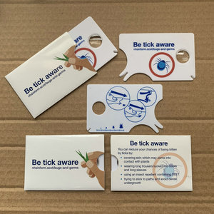 Enlève les tiques compactes en plastique de la taille d'une carte de crédit avec loupe Caractéristique écologique Enveloppe imprimée avec logo personnalisable - Product Image 1