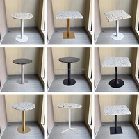 Meubles de restauration rapide au design moderne, table et chaises en terrazzo et marbre pour café et restaurant