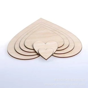 <b>Wooden</b> Heart Shaped Craft Pieces Natural Color Pine Material For Diy Decorations And Childrens Art Projects - Product Image 3