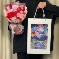 Bouquet de roses romantiques de qualité supérieure, personnalisé et emballé dans une boîte - Fleurs préservées artisanales, cadeaux pour la Saint-Valentin, les anniversaires, la fête des mères, pour elle, éternelles