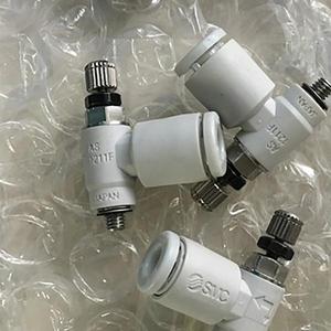 1 stuks As1211f-m3-04 M3 X 0,5, M5 standaard, M3, elleboog, met one-touch fitting - Product Image 1