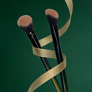 Brocha de Maquillaje LIYA BEAUTY con Degradado de Color, Cerdas Sintéticas Suaves, Mango Esmeralda para Rubor Facial - Product Image 5