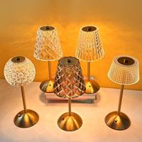 Lampe de bureau moderne pour restaurant, hôtel, éclairage décoratif de charge sans fil en métal 2w lampe de table LED tactile