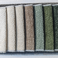 Tissu d'ameublement uni en polyester 100% tissé sur mesure 260 GSM, résistant aux déchirures, 16 options de couleurs pour coussins de canapé et oreillers en peluche