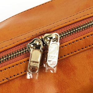 Mango de inodoro de color personalizado que lleva cuero PU impermeable viaje marrón almacenamiento inodoro de mujer bolsa de <span class=keywords><strong>maquillaje</strong></span> - Product Image 2