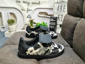 Zapatillas Blancas con Corazones Negros, Logotipo Personalizado, Estilo Slow Walk, Puntera Reforzada, Zapatos Casuales para Damas, Salidas de Fin de Semana - Product Image 6