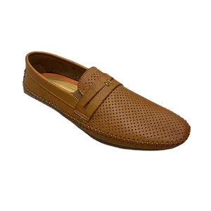 Zapatos de estilo puntiagudos para hombre, calzado informal con diseño de agujeros pequeños tallados, transpirables de imitación de cuero, zapatos interiores de terciopelo