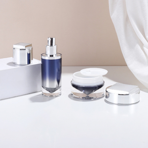 Flacons cosmétiques en plastique acrylique de haute qualité, forme goutte d'eau, 100 ml, avec pompe pulvérisateur, pour l'emballage des soins de la peau, logo personnalisé en couleur - Product Image 4