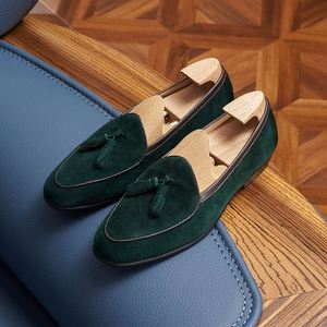 Mocassins respirants grande taille pour hommes, style rétro à pampilles, semelle plate, chaussures habillées faites à la main pour l'automne et l'extérieur - Product Image 2