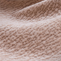 Ensemble de lit rembourré en tissu rose au design moderne, meubles de chambre à coucher, lit king-size élégant et moelleux