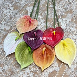 Fleur artificielle d'Anthurium Secret Garden, branche unique en plastique et tissu, pour décorations de mariage et fête des Mères - Product Image 1