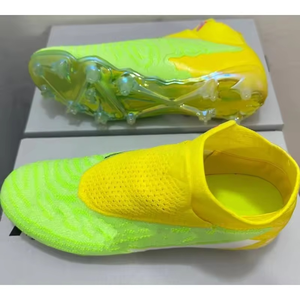 Chaussures de football antidérapantes pour hommes, crampons de football antidérapants, chaussures de football professionnelles légères et respirantes, chaussures de football en maille respirante pour l'extérieur - Product Image 4