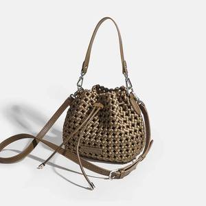 Sacs Mini Décontractés Tendance en Gros, Pliables, en PU de Haute Qualité, Nouveaux Sacs à Main Tissés Faits Main pour Femmes 2025 - Product Image 1