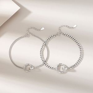 Juego de 2 Pulseras de Pareja con Anillo Mobius para Hombre y Mujer, Pulsera de Cadena Cubana con Eslabones Metálicos, Moderna y con Personalidad - Product Image 5
