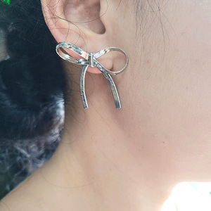 Hợp Thời Trang 18K Mạ Vàng Làm xỉn Miễn Phí Thép Không Gỉ Rắn Chuỗi Bướm Knot Bow Bông Tai Cho Cô Gái - Product Image 5