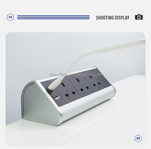 Sistema de salida de escritorio Uso comercial Extensión de alimentación de aleación de aluminio Enchufes fusionados individualmente Enchufe de mesa triangular 110 ~ 220V - Product Image 3