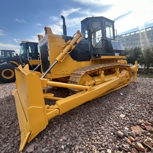 Niveleuse sur chenilles Shantui SD22 d'occasion, 23,5 tonnes, moteur Cummins, pompe, capacité de nivellement de 4,6 m, puissance de 175 kW, modèle 2024, 99 % neuve, prête pour la neige - Product Image 5