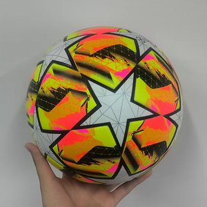 Ballon de football en PVC de taille standard, fabriqué par un fabricant de ballons de football, pour la promotion de produits sportifs, cadeaux, couture mécanique - Product Image 3