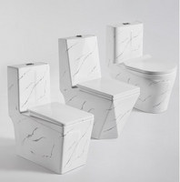 Suite moderne d'articles sanitaires de salle de bains en céramique carrée une pièce Wc commode toilette ensemble avec lavabos évier