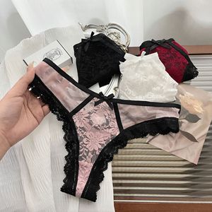 Slip a triangolo in pizzo a vita bassa con cut-out stile Hot Girl Pure & Sexy per donna - Hot Sale Tipsy Peach - Product Image 1