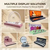 Présentoir de Comptoir Éclairé à Niveaux en Acrylique Moderne de Luxe avec Rétroéclairage LED et Bordure Miroir Argentée pour Soins de la Peau