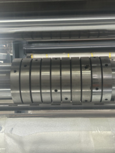 Nhà Máy Giá 2600 dưới con lăn giấy máy Tước underfeed rạch tua máy - Product Image 5