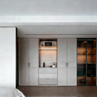 Meuble de présentation en contreplaqué sur mesure avec charnières, crédence, robinet d'évier, design moderne, usage résidentiel et commercial, glissière de tiroir
