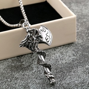 Collier pendentif hache de dragon en acier inoxydable pour homme, design asymétrique double face, bijou cadeau, accessoire de mode - Product Image 1