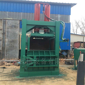 Presse hydraulique Longmiao avec moteur et PLC pour bouteilles PET - Haute sécurité, idéale pour les petits centres de recyclage - Product Image 4