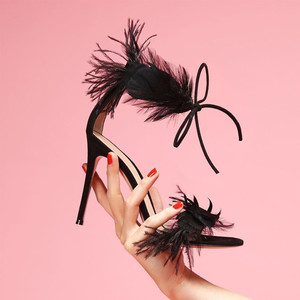 Nouvelles sandales sexy à talons hauts avec lanière à la cheville en plumes et fourrure, chaussures habillées à talons aiguilles en plumes d'autruche pour femmes - Product Image 4