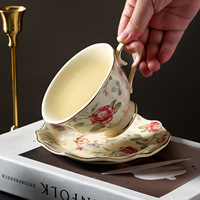 Ensemble de tasses à café en céramique de luxe léger avec motif floral rétro pour un thé de l'après-midi élégant et un cadeau haut de gamme