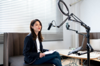 Vente en gros de micro de bureau avec anneau lumineux à LED pour la diffusion en direct et le téléphone portable comprenant un microphone pour l'éclairage photographique