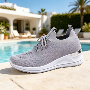Chaussures de marche décontractées pour femmes à talon compensé, avec empeigne en maille respirante et semelle extérieure en PVC antidérapante, personnalisables en usine - Product Image 2