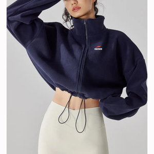 Sweat-shirt à capuche court en polaire moelleux avec logo personnalisé pour la salle de sport et le fitness, sweat-shirt court en polyester, sweat-shirt élégant pour l'entraînement pour femmes - Product Image 5
