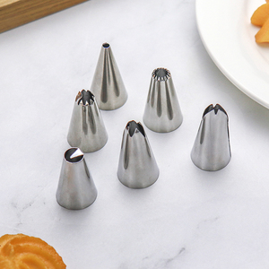 Ensemble de 8 poches à douille réutilisables en EVA avec embouts en acier inoxydable, outils de décoration de gâteaux en métal pour la pâtisserie et la cuisine - Product Image 3