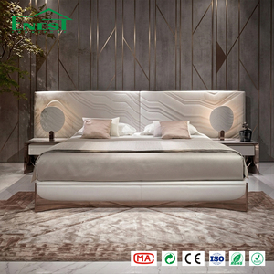 Suite de chambre principale de designer italien avec tête de <span class=keywords><strong>lit</strong></span> ondulée 3D, <span class=keywords><strong>lit</strong></span> king-size, solution de suite principale de luxe minimaliste pour villa et manoir - Product Image 1