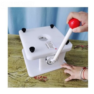 Machine manuelle compacte pour la fabrication de petits pains farcis, raviolis, Siopao, Baozi, Momo et autres produits ronds cuits à la vapeur - Product Image 5