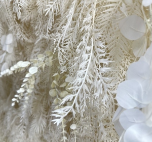 Weiße Hochzeits-Kunstblumenwand als Hintergrund für Hochzeitsdekoration - Product Image 5