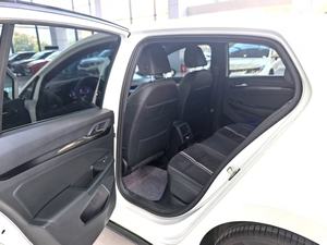 Volkswagen <span class=keywords><strong>Golf</strong></span> 2021 Versión 280 TSI DSG <span class=keywords><strong>R</strong></span>-<span class=keywords><strong>Line</strong></span> 1.4T, 7AT, Tracción Delantera, Interior Oscuro, Gasolina, Buen Estado, Usado, Mercado Ruso <span class=keywords><strong>2022</strong></span> - Product Image 5