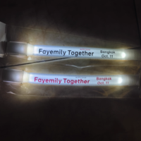 Gelang LED lampu malam bercahaya, Gelang lampu LED USB dapat diisi ulang untuk olahraga luar ruangan, gelang keselamatan Logo kustom