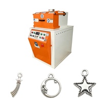 Machine de moulage par centrifugation automatique pour composants de bracelet en alliage, machine de moulage par centrifugation en alliage de zinc